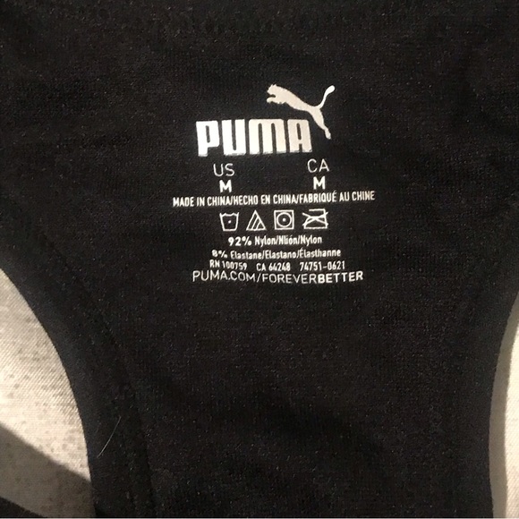 Black Puma sports bra with classic Puma logo. Size M with removable padding - Picture 3 of 3